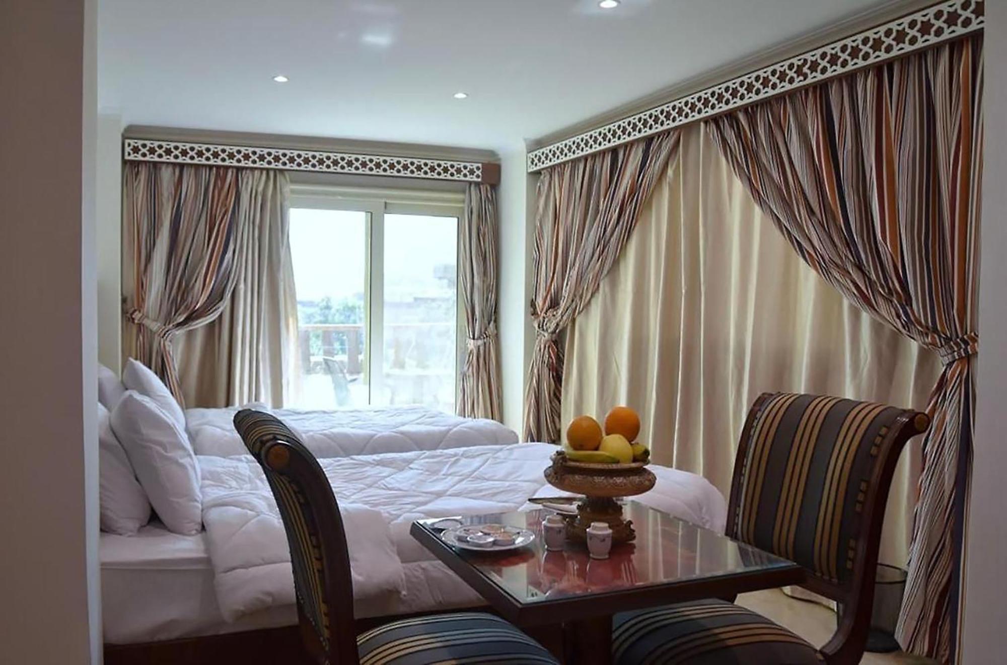 Flower Pyramids Inn Kafrat al Jabal Екстер'єр фото