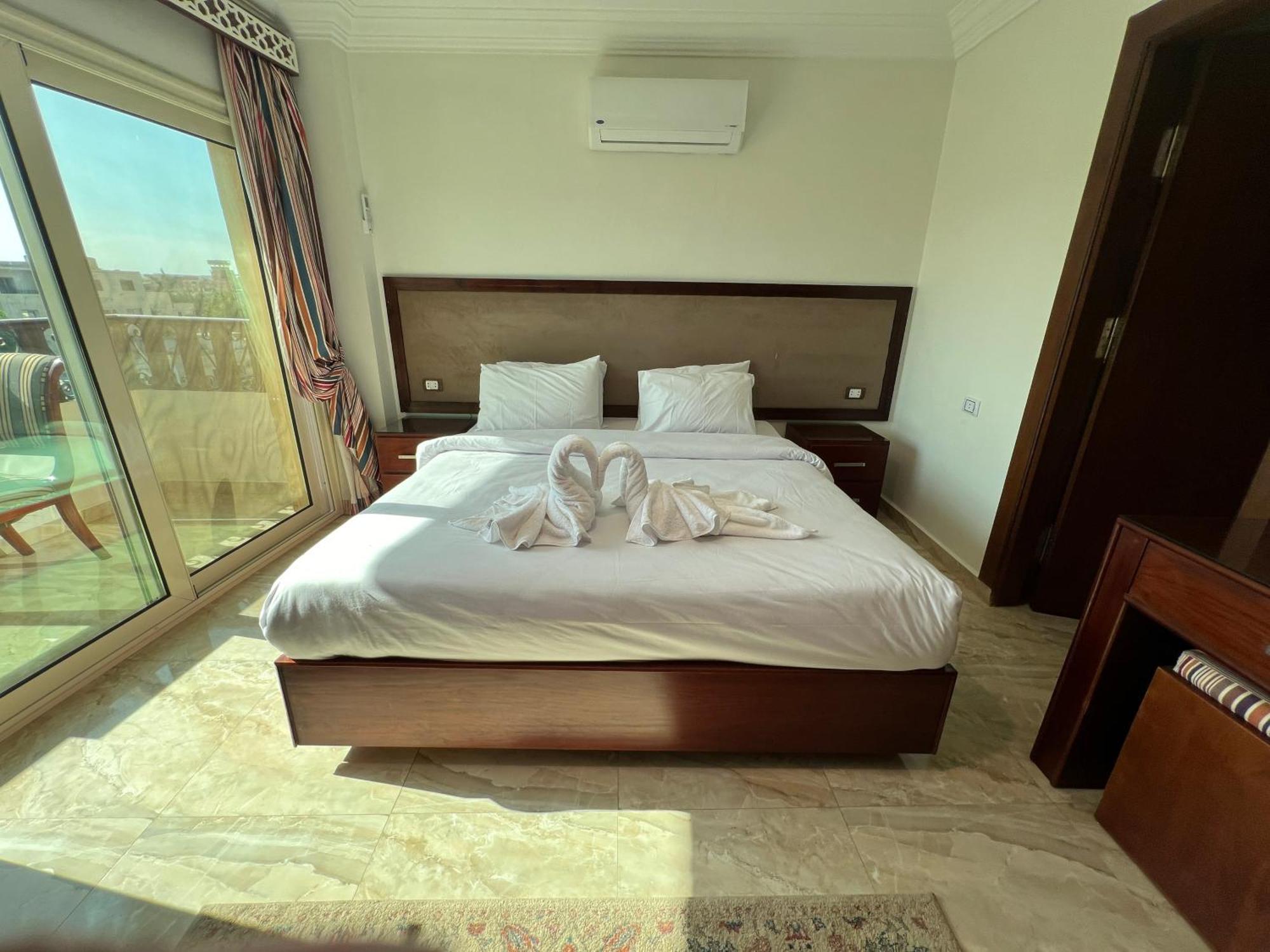 Flower Pyramids Inn Kafrat al Jabal Екстер'єр фото