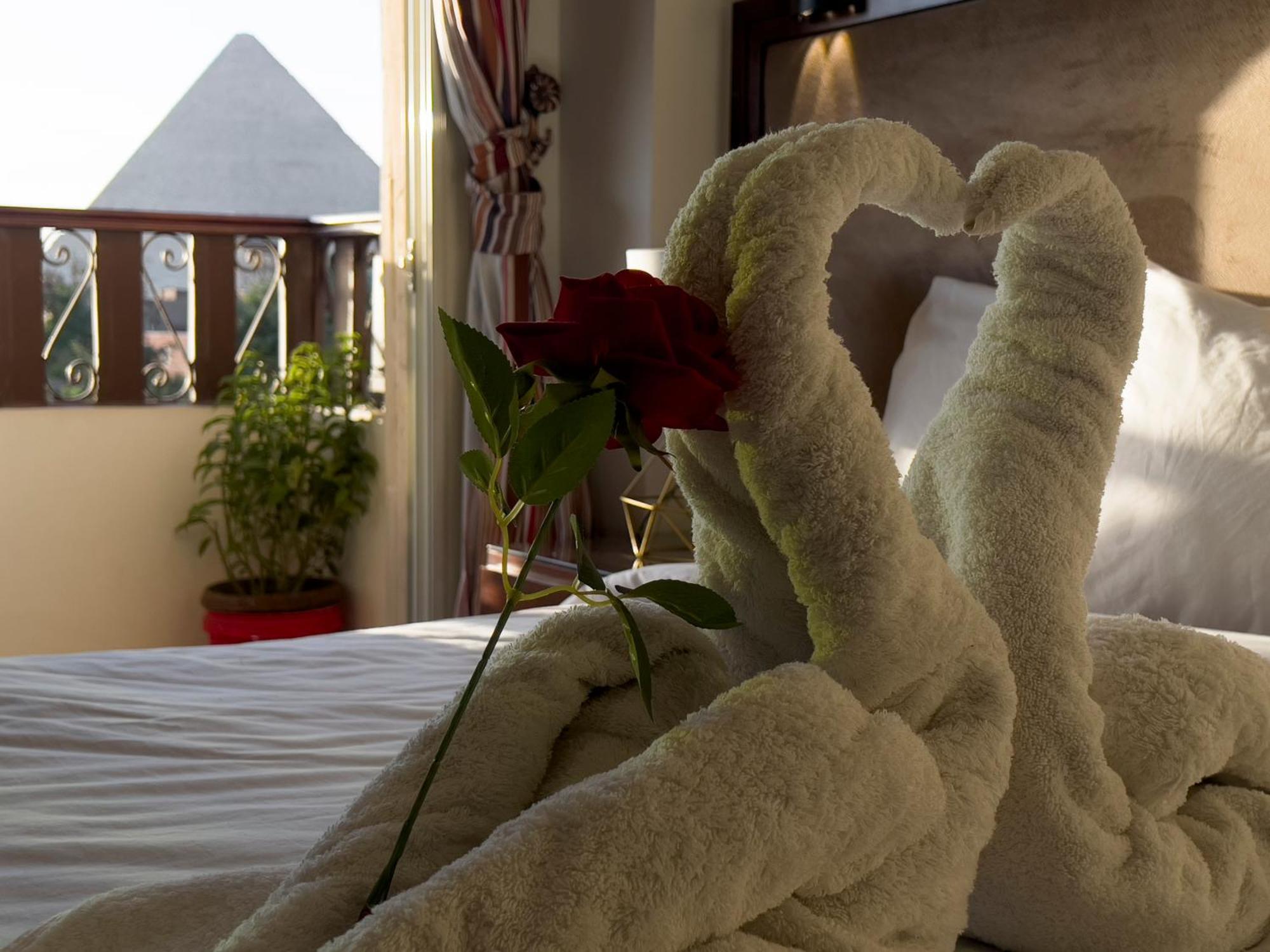 Flower Pyramids Inn Kafrat al Jabal Екстер'єр фото