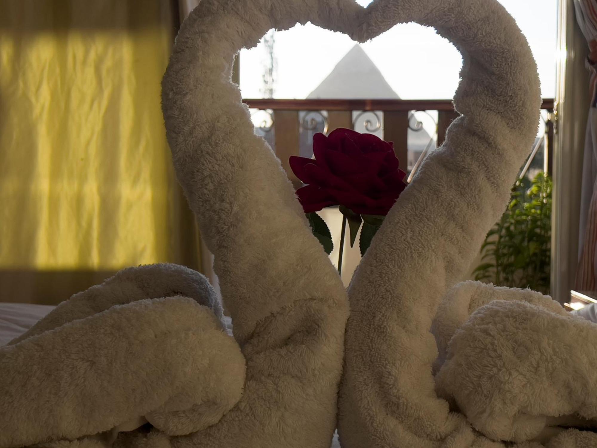 Flower Pyramids Inn Kafrat al Jabal Екстер'єр фото